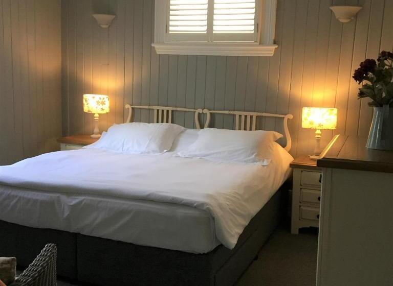 فندق The Old Railway Station