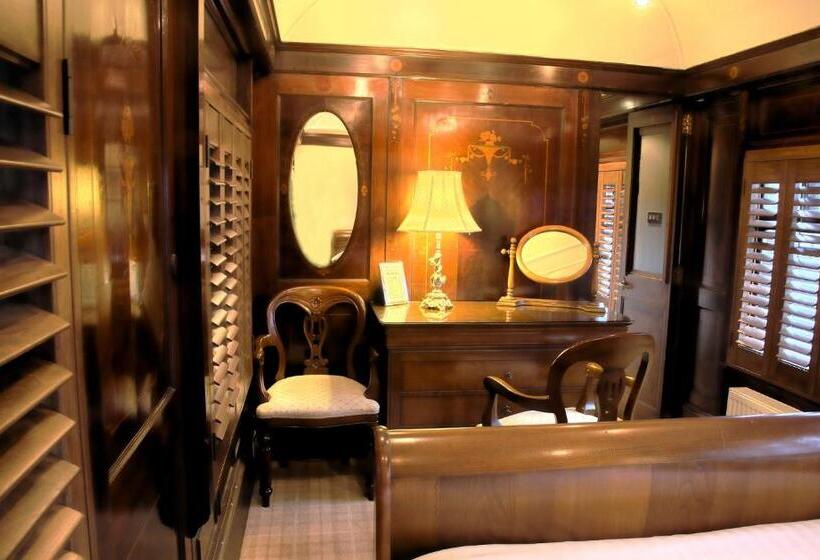 فندق The Old Railway Station