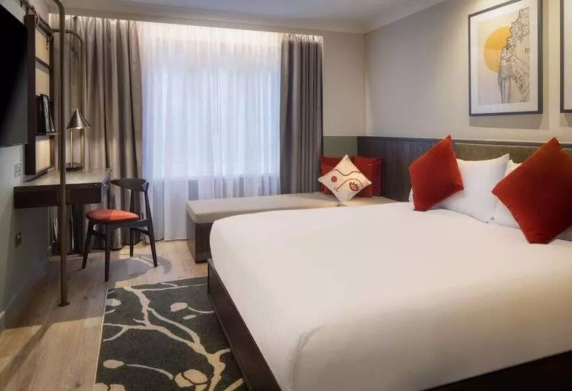 The Samuel Ryder Hotel St Albans, Tapestry Collection Hilton