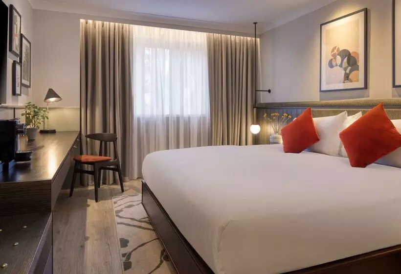 The Samuel Ryder Hotel St Albans, Tapestry Collection Hilton