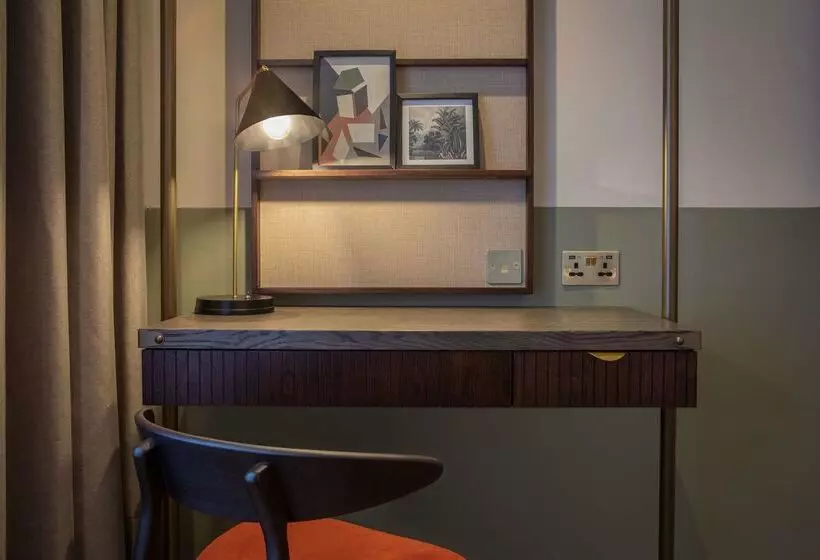 The Samuel Ryder Hotel St Albans, Tapestry Collection Hilton