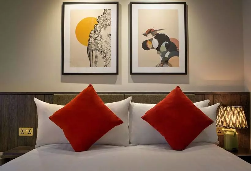 The Samuel Ryder Hotel St Albans, Tapestry Collection Hilton