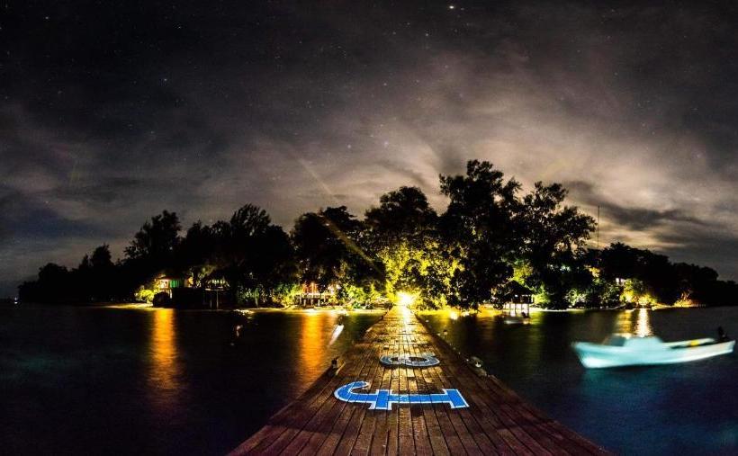 Отель Fatboys Resort