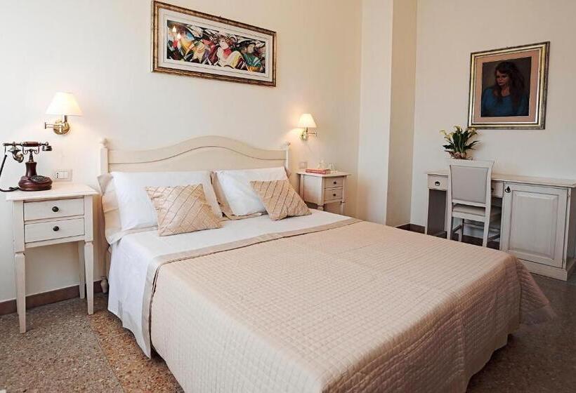 پانسیون Il Castello Guest House