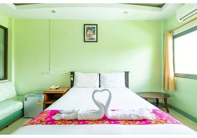 هتل Khum Suk Resort
