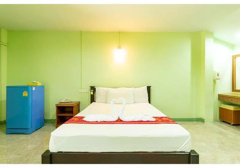 هتل Khum Suk Resort