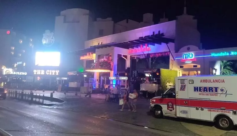 Paradise Beachfront & Nightlife Heart