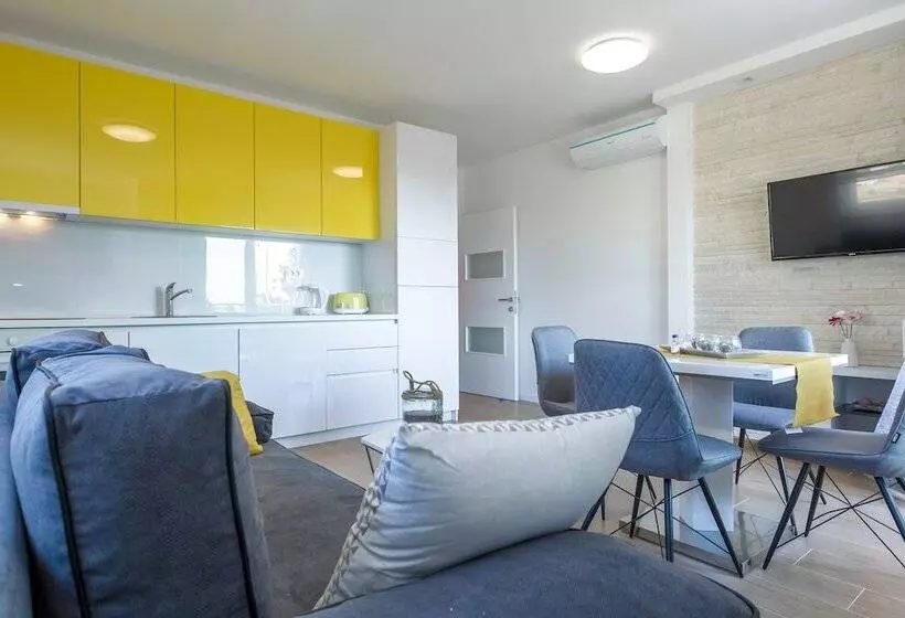 Apartments & Rooms Villa Casia