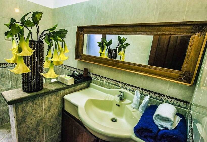 Bukit Paradise Villa