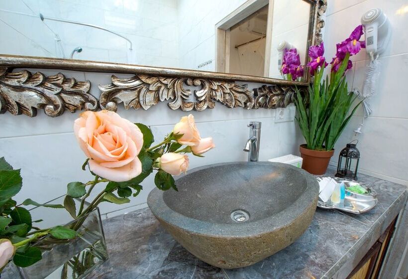 Bukit Paradise Villa