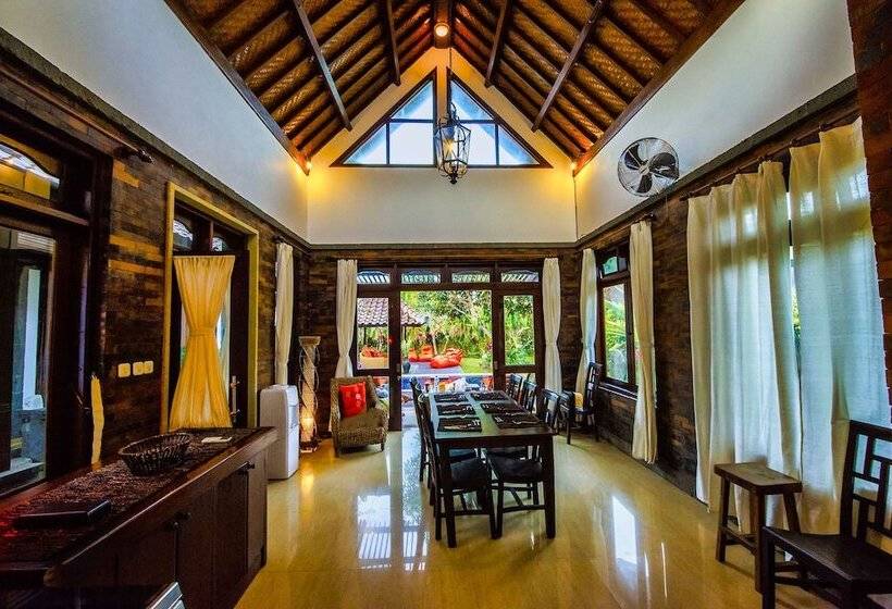 Bukit Paradise Villa