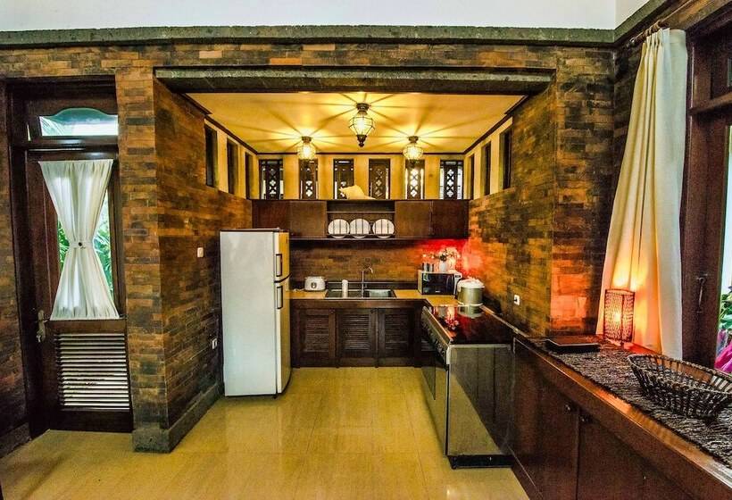 Bukit Paradise Villa