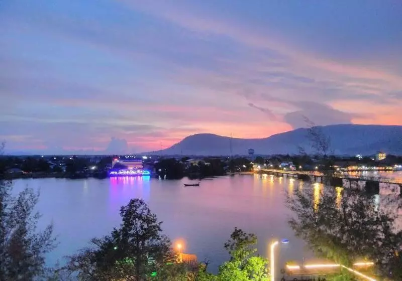 هتل Good Morning Kampot