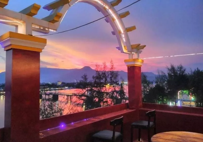 هتل Good Morning Kampot