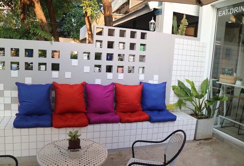 Jindabyne Cafe & Hostel