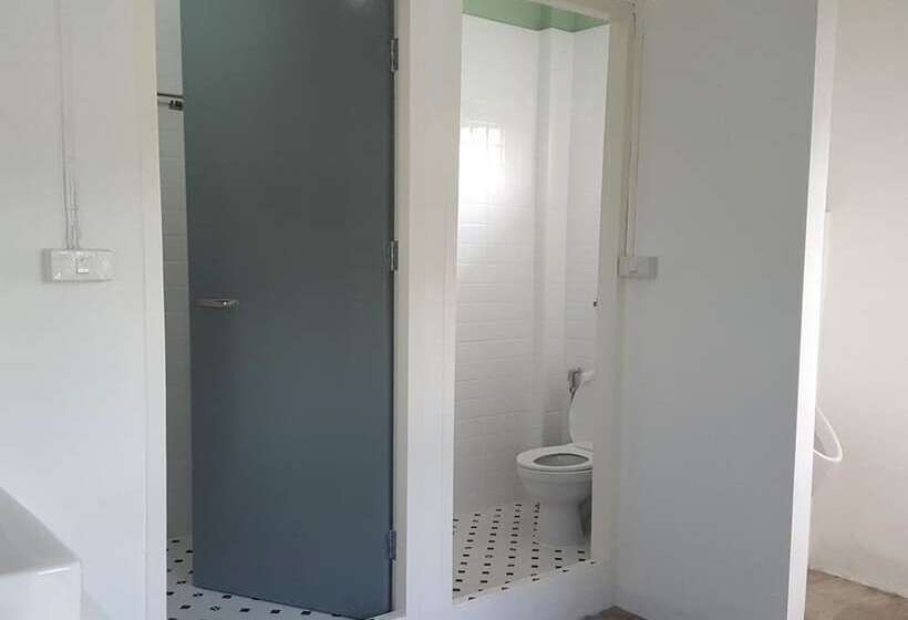 Jindabyne Cafe & Hostel