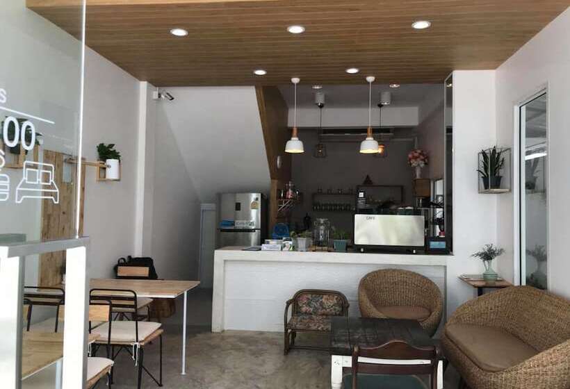 Jindabyne Cafe & Hostel