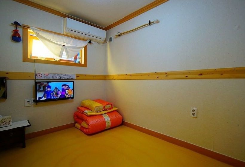 Пансион Norijam Hanok Traditional House One