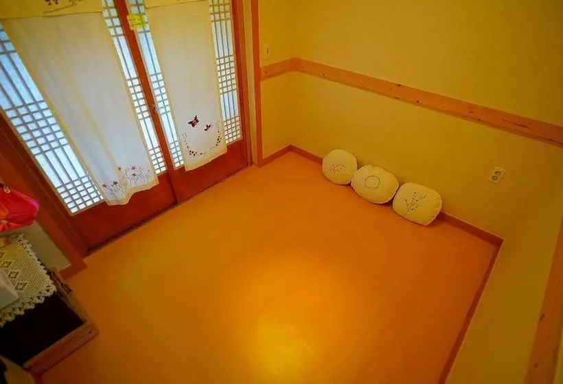 Majatalo Norijam Hanok Traditional House One