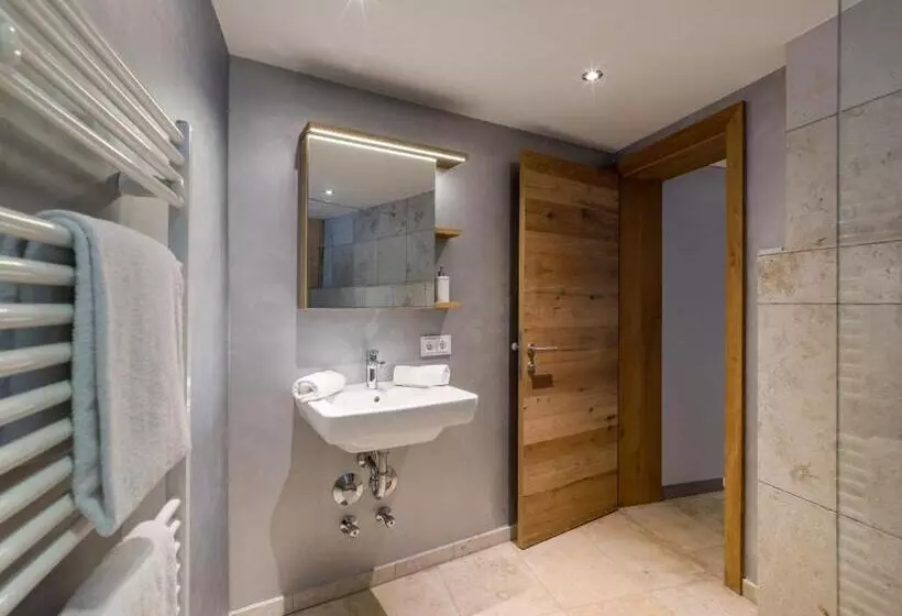 Trendguide Suites By Alpine Host Helpers