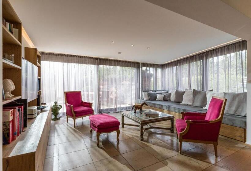 Trendguide Suites By Alpine Host Helpers