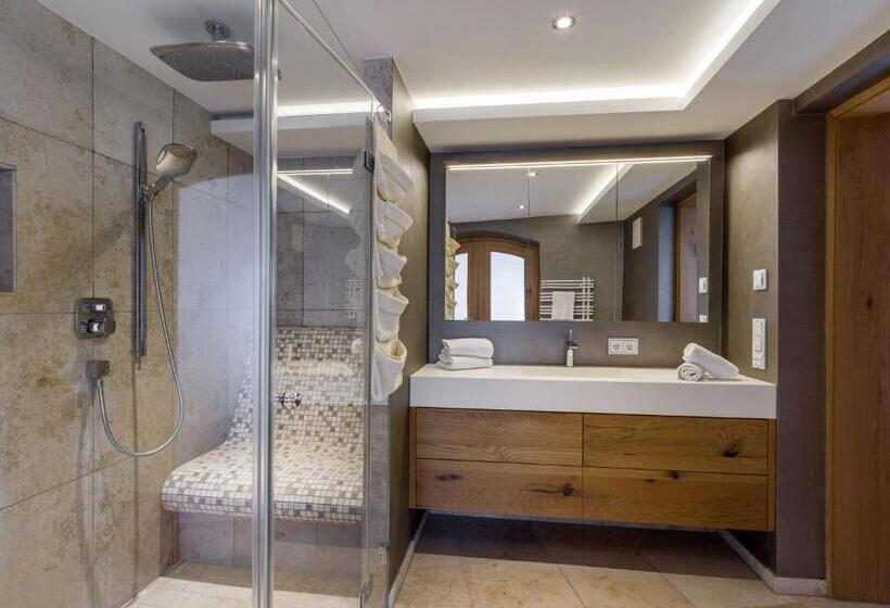 Trendguide Suites By Alpine Host Helpers