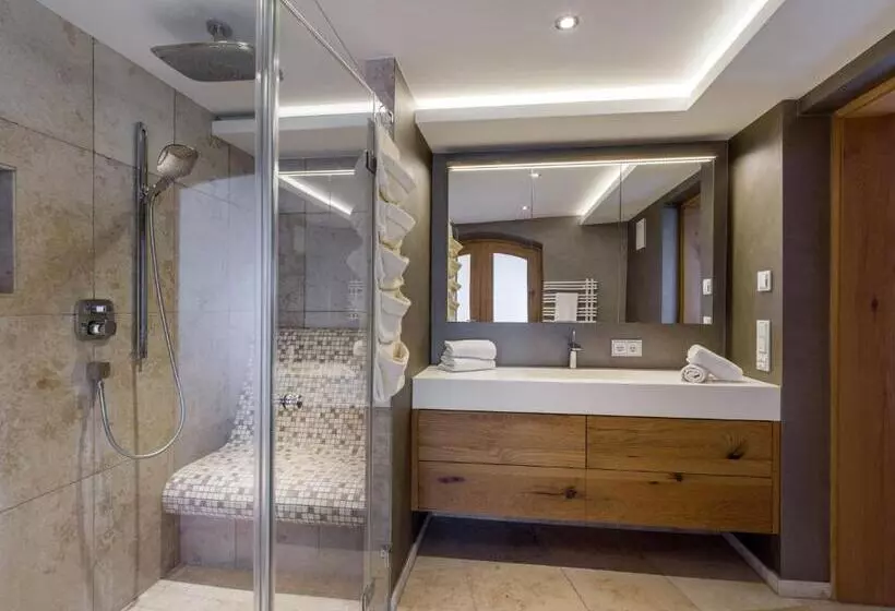 Trendguide Suites By Alpine Host Helpers