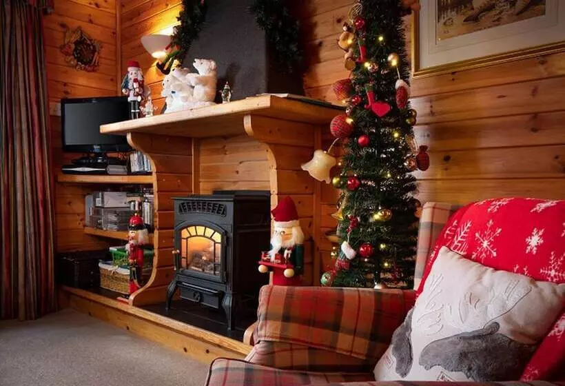 Twa Hoots Lodge