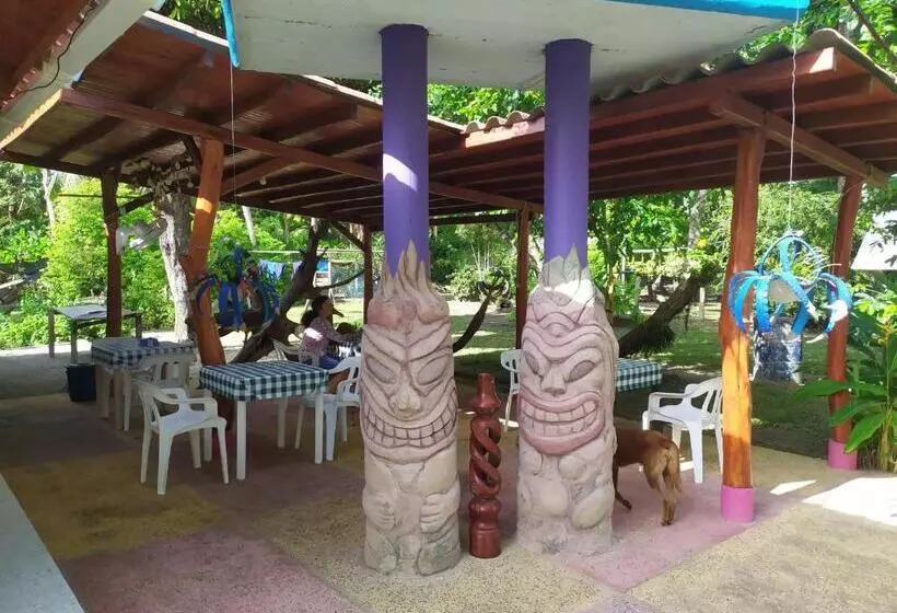 ユースホステル Tiki Lounge Necoclí