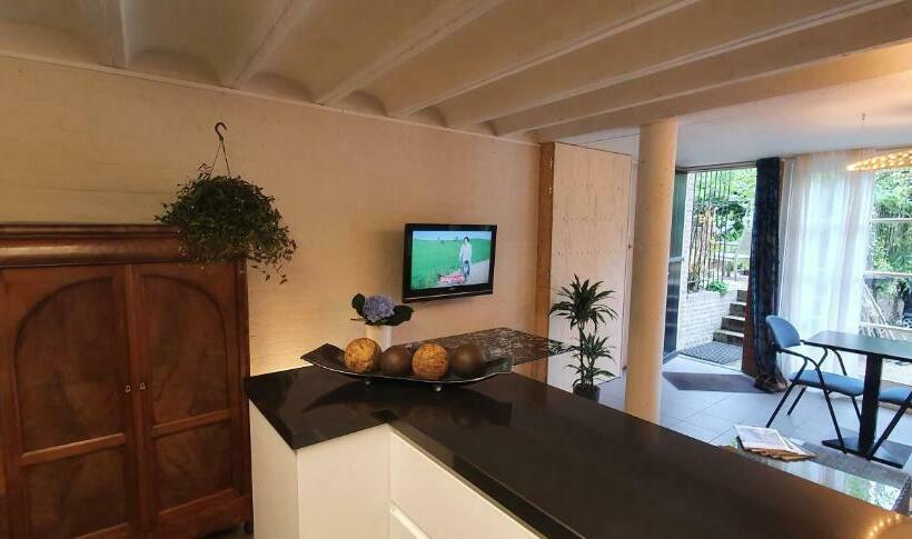 민박 Waar Maas & Waal....