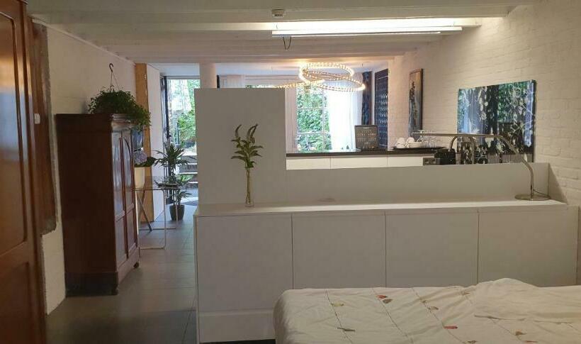 민박 Waar Maas & Waal....