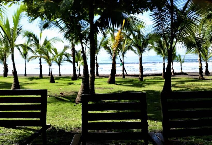 Boom Shiva Boutique Hotel & Restaurant