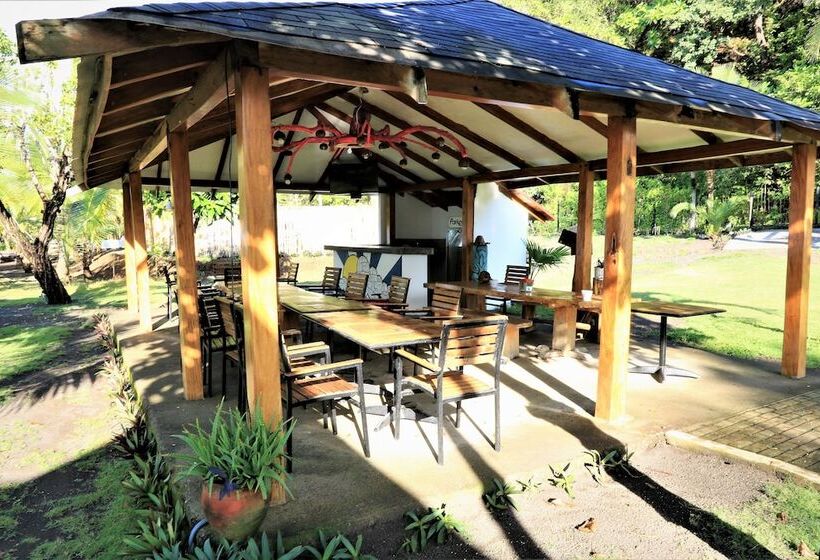 Boom Shiva Boutique Hotel & Restaurant