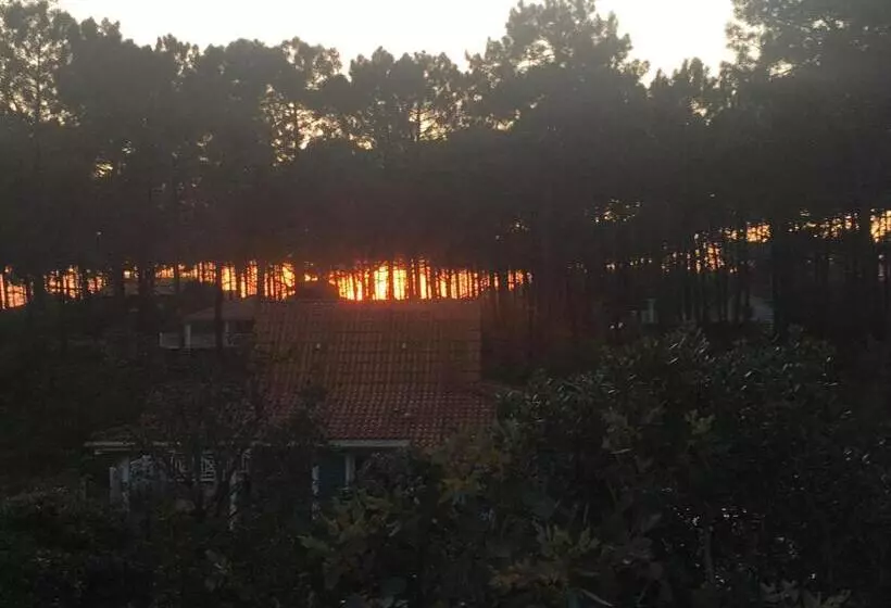 Chalet Orange Naturiste La Jenny