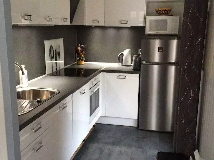 Chalet Orange Naturiste La Jenny