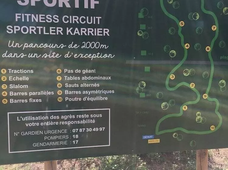 Chalet Orange Naturiste La Jenny