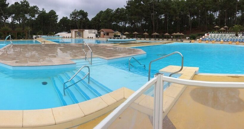 Chalet Orange Naturiste La Jenny