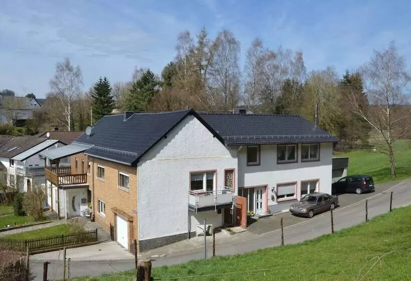 Cozy Apartment In Kerpen With Garden