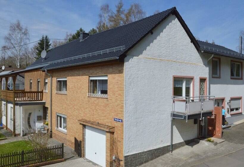 Cozy Apartment In Kerpen With Garden