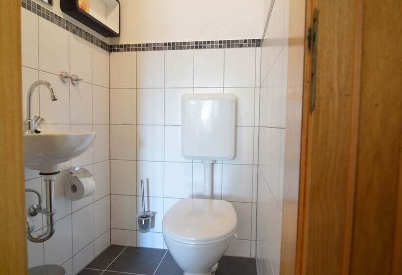 Cozy Apartment In Kerpen With Garden