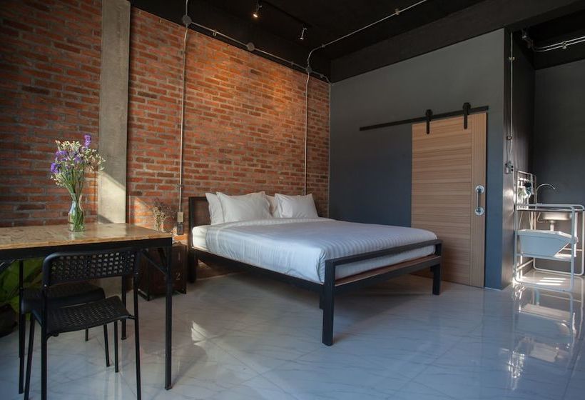 Отель 4marzo Naiharn Beach