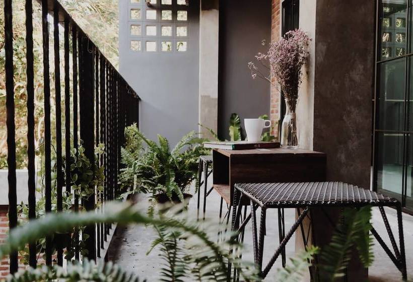 Отель 4marzo Naiharn Beach