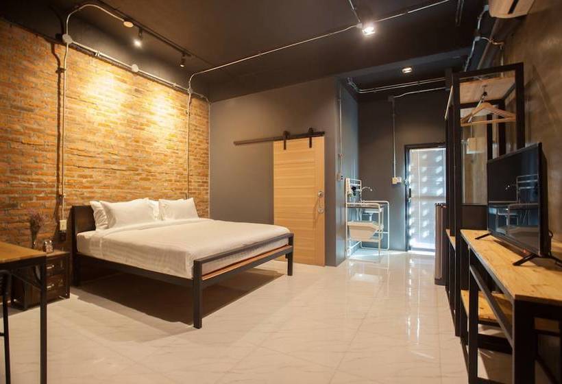 Отель 4marzo Naiharn Beach