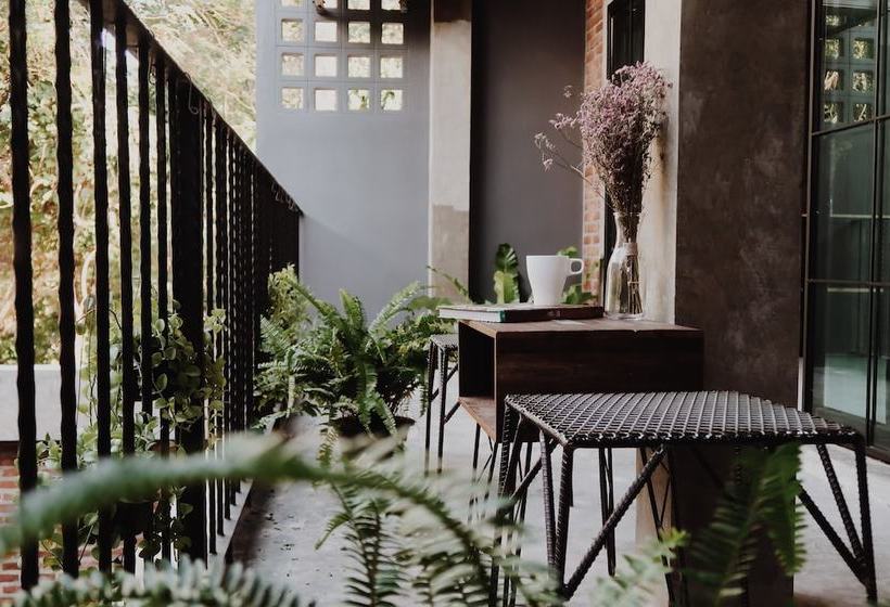 Отель 4marzo Naiharn Beach