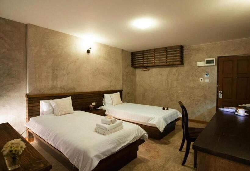 בית מלון כפרי At Home Boutique