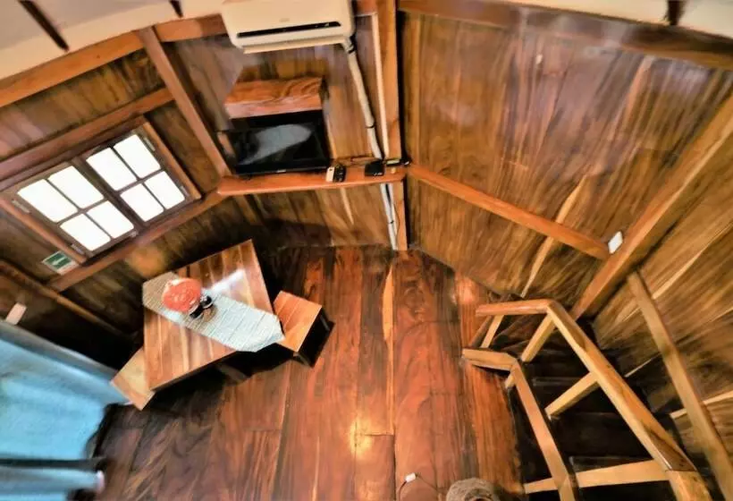 Boom Shiva Boutique Hotel & Restaurant