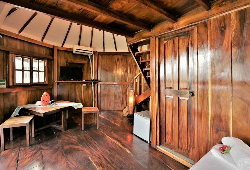 Boom Shiva Boutique Hotel & Restaurant