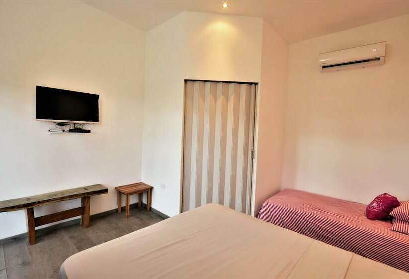 Boom Shiva Boutique Hotel & Restaurant