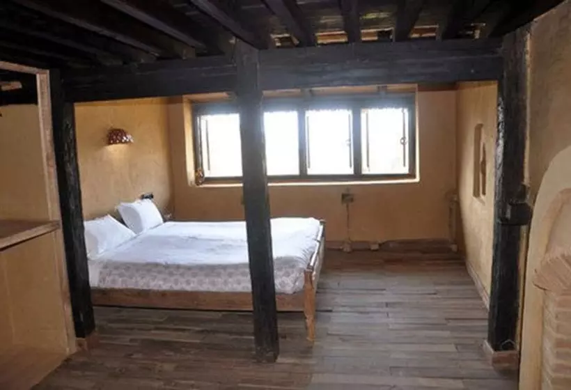 هتل Gaun Ghar