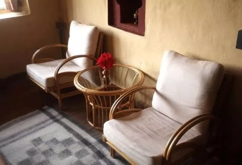 هتل Gaun Ghar